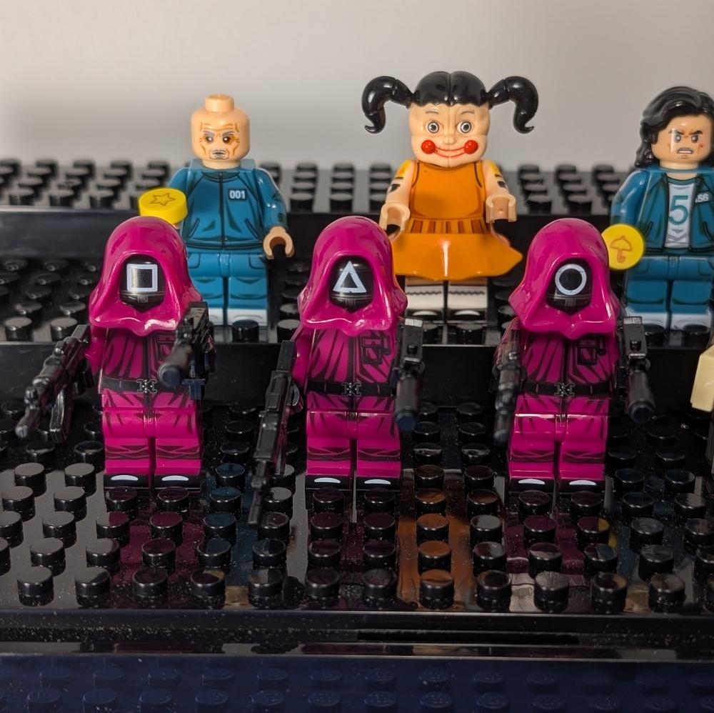 7 Minifigures- Netflix Squid Game the Challenge Building Block Toy Action Figure - Picture 3 of 11